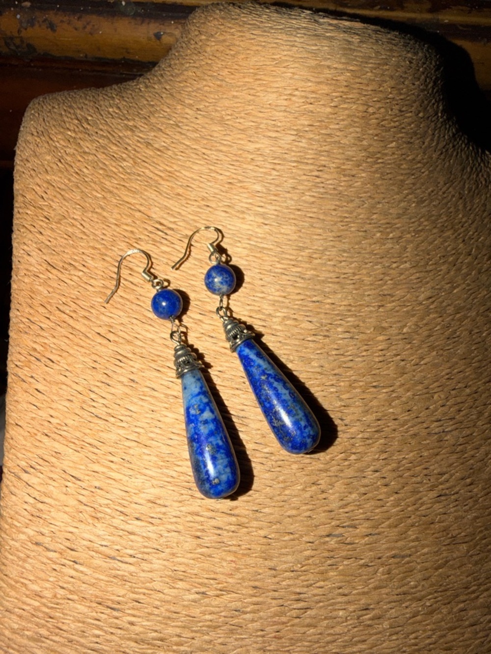 Lapis lazuli deep Blue Teardrop pierced sterling silver wires  flexible light - Picture 2 of 6